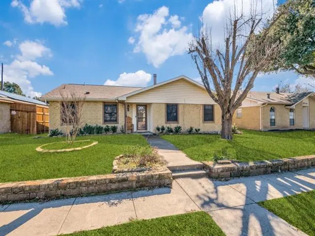 3116 Falkland Road, Carrollton