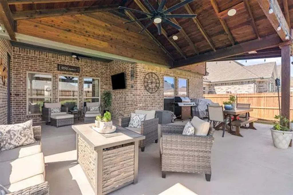 1416 Silent Springs Drive, Fort Worth