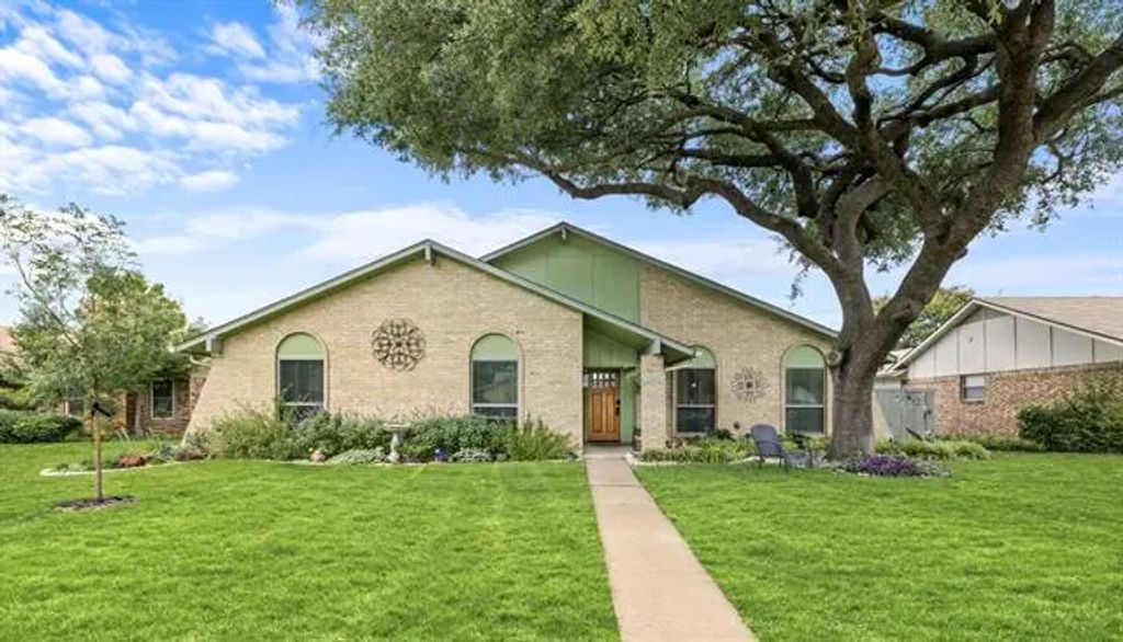 1913 J J Pearce Drive, Richardson