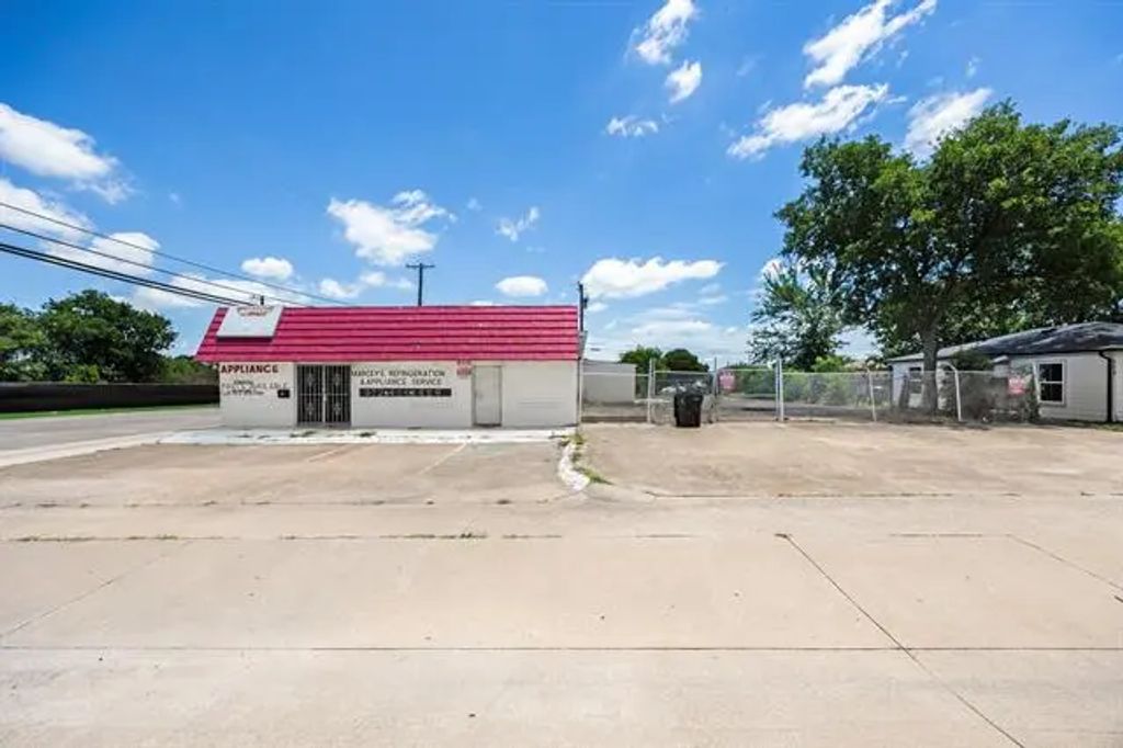 500 Ford Street, Garland