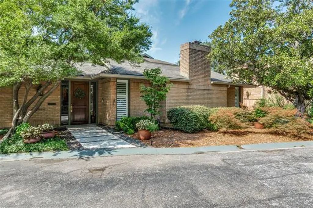 5866 Farquhar Lane, Dallas