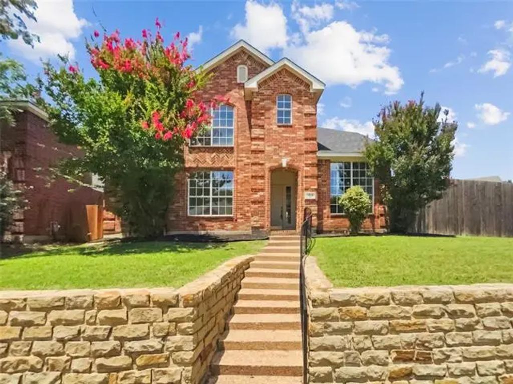 1815 Hollow Creek Court, Garland