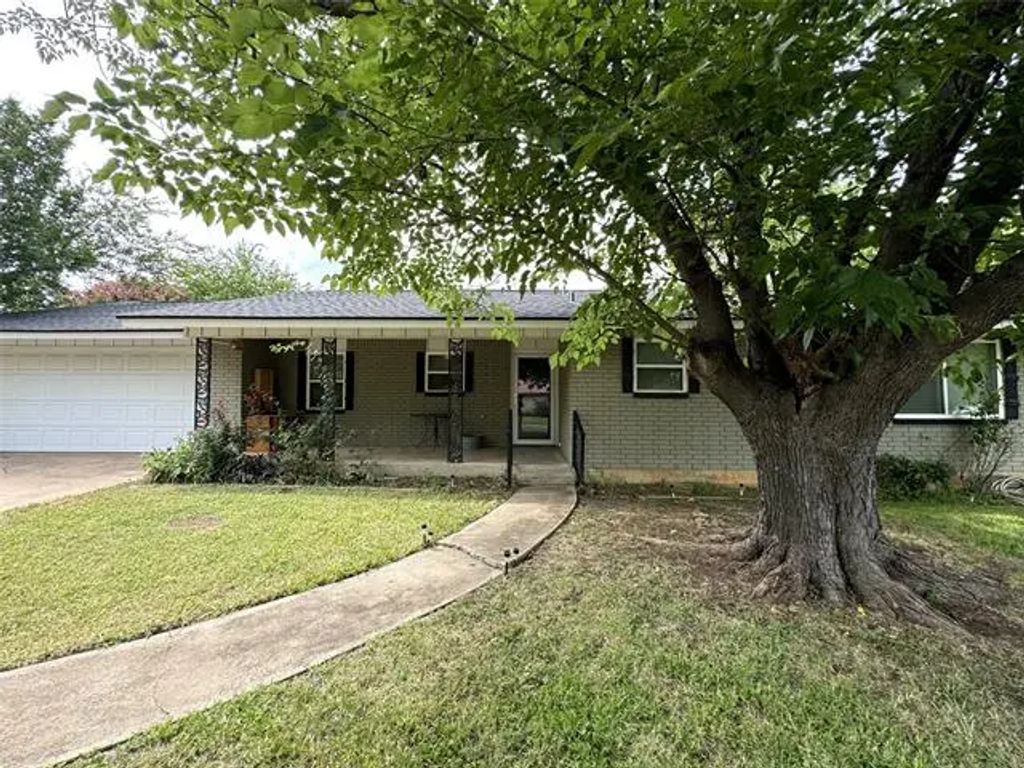 1085 W Park Street, Stephenville