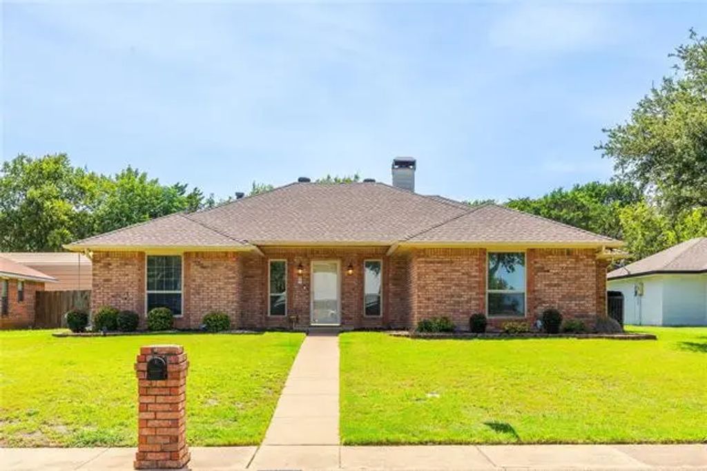 435 Bradshaw Street, Cedar Hill