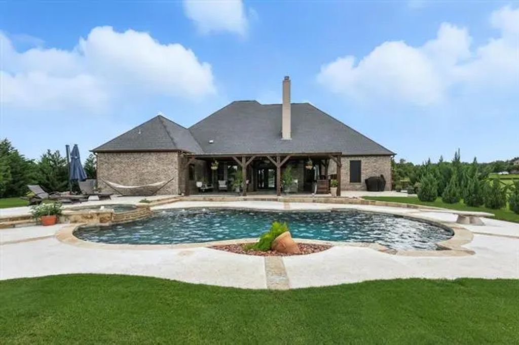 117 Running Bear Trail, Decatur