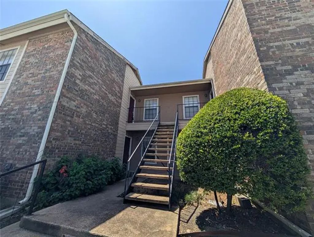 4748 Old Bent Tree Lane 1304, Dallas