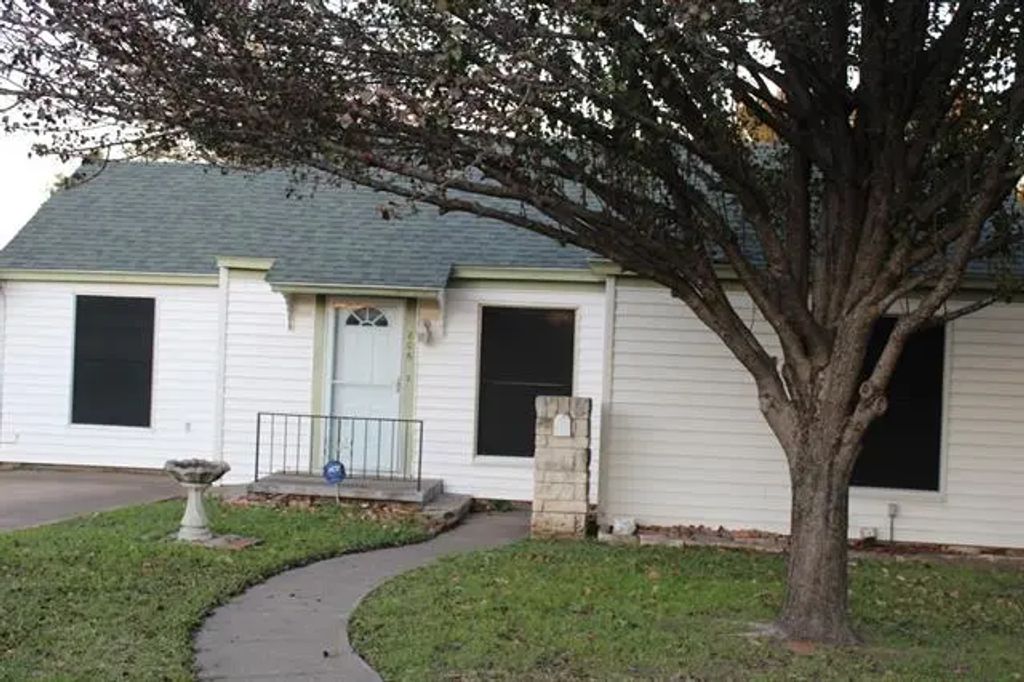 806 N Kaufman Street, Seagoville