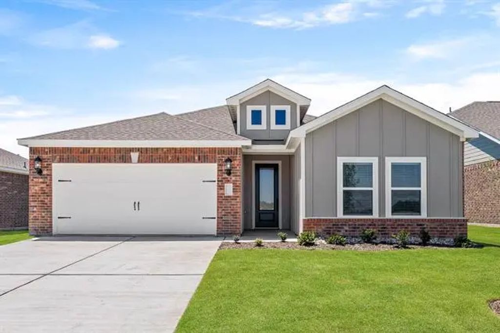 1105 Cedar Street, Hutchins
