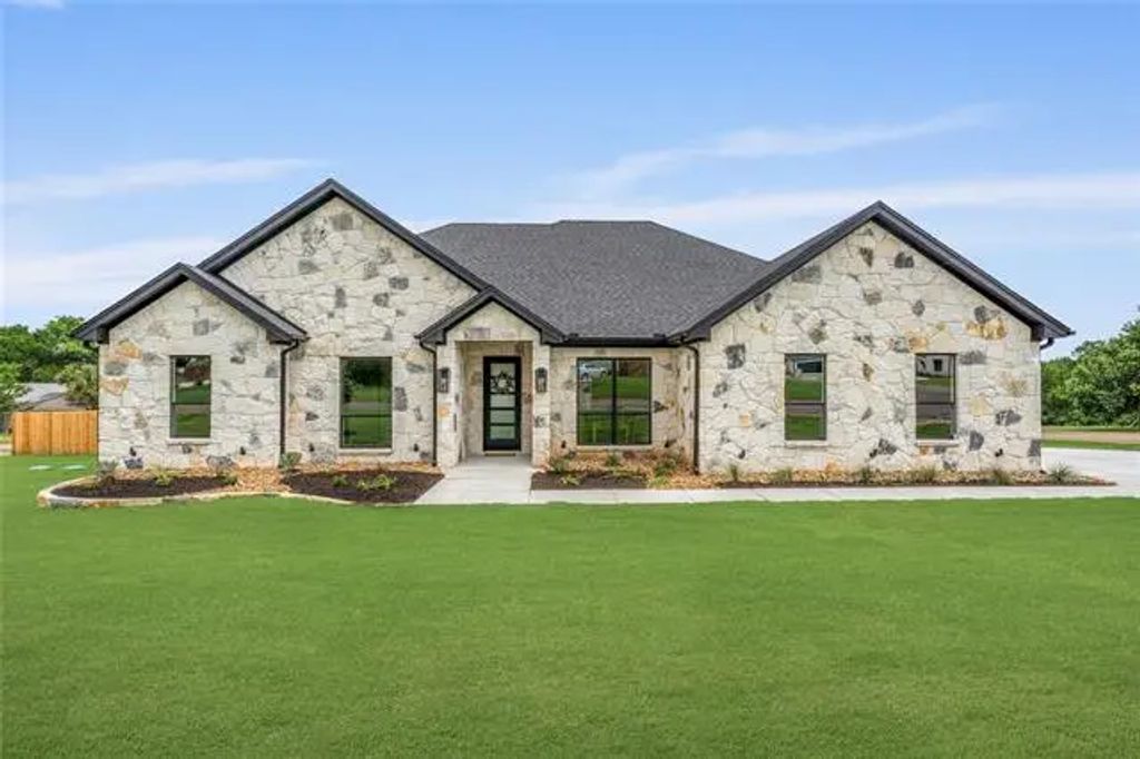 301 Canyon Oaks Circle, Troy
