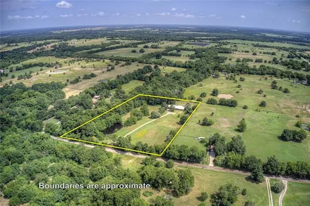 436 County Road 2095, Commerce