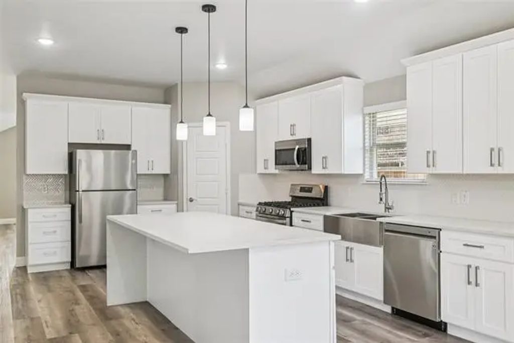 1067 Lake Trail, Little Elm