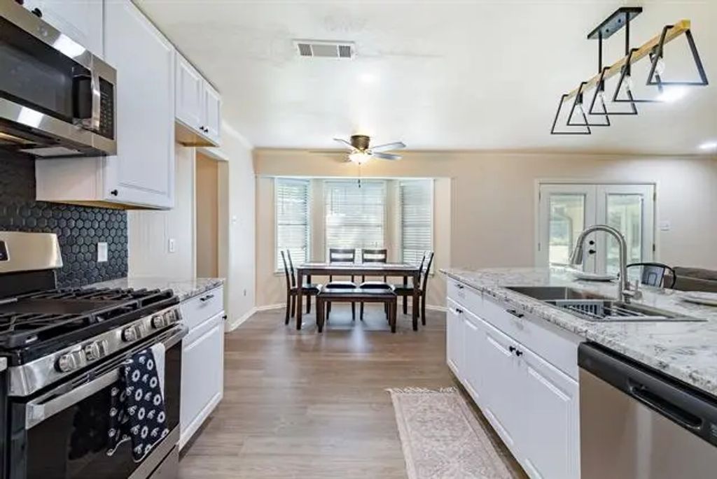 542 Forrest Lane, Corsicana