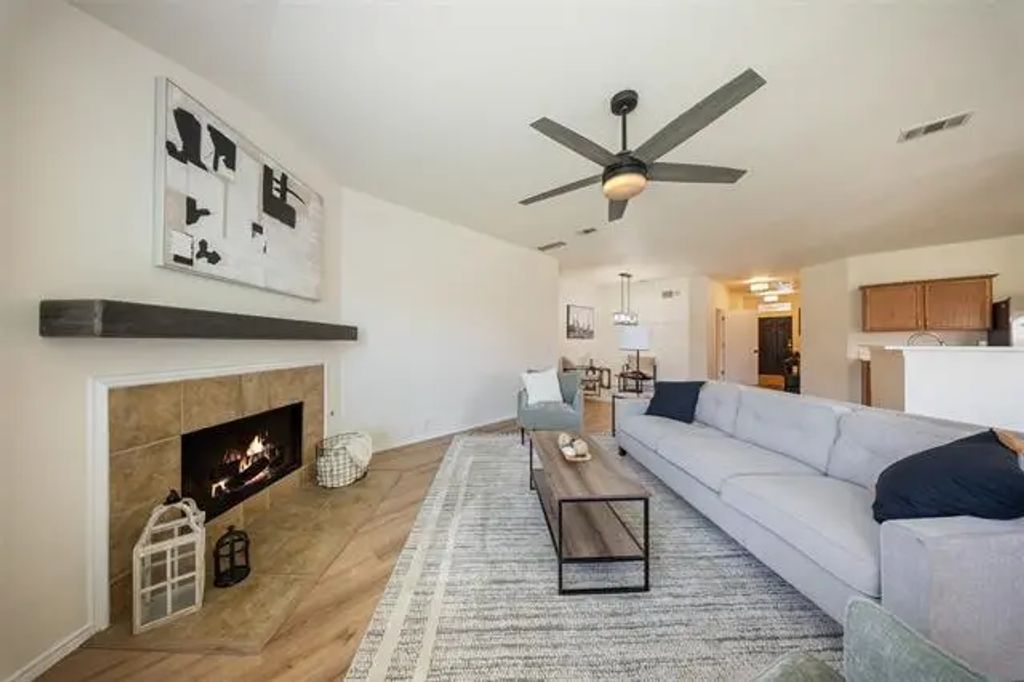 1813 Little Deer Lane, Fort Worth
