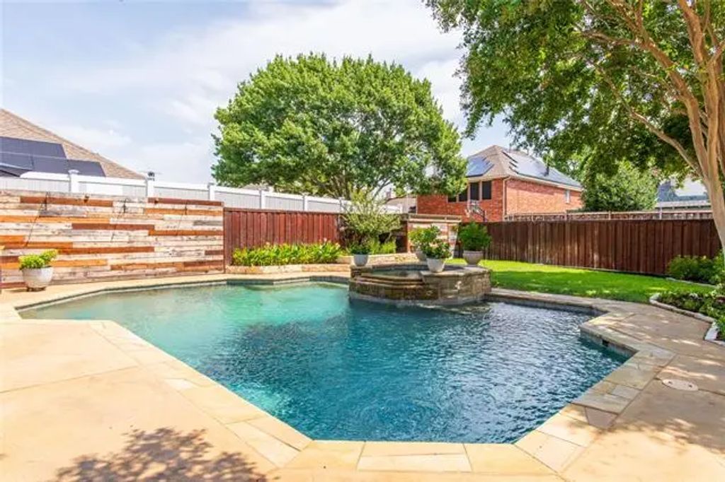 7320 Vineyard Drive, Plano
