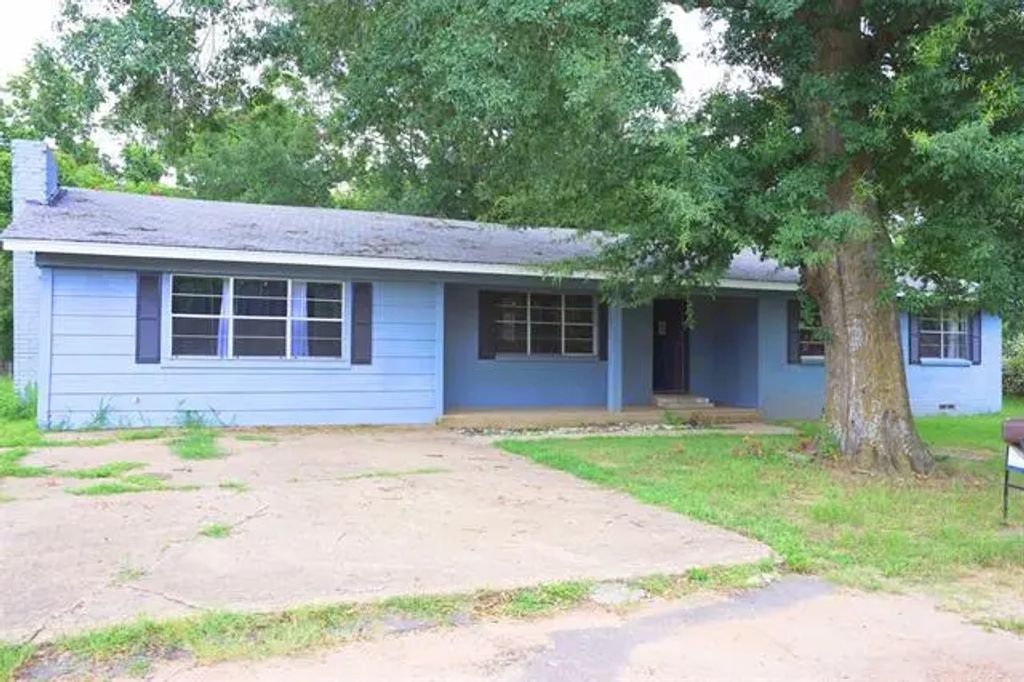 126 Pecan Circle, Athens