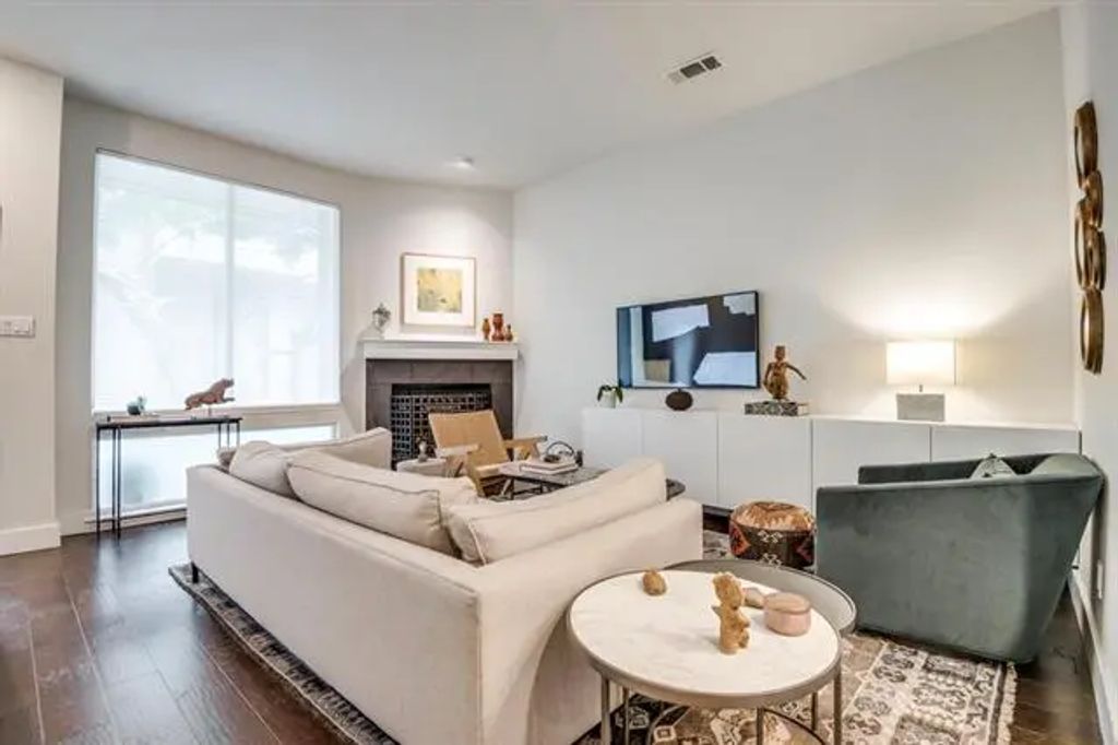 3940 Buena Vista Street 302, Dallas