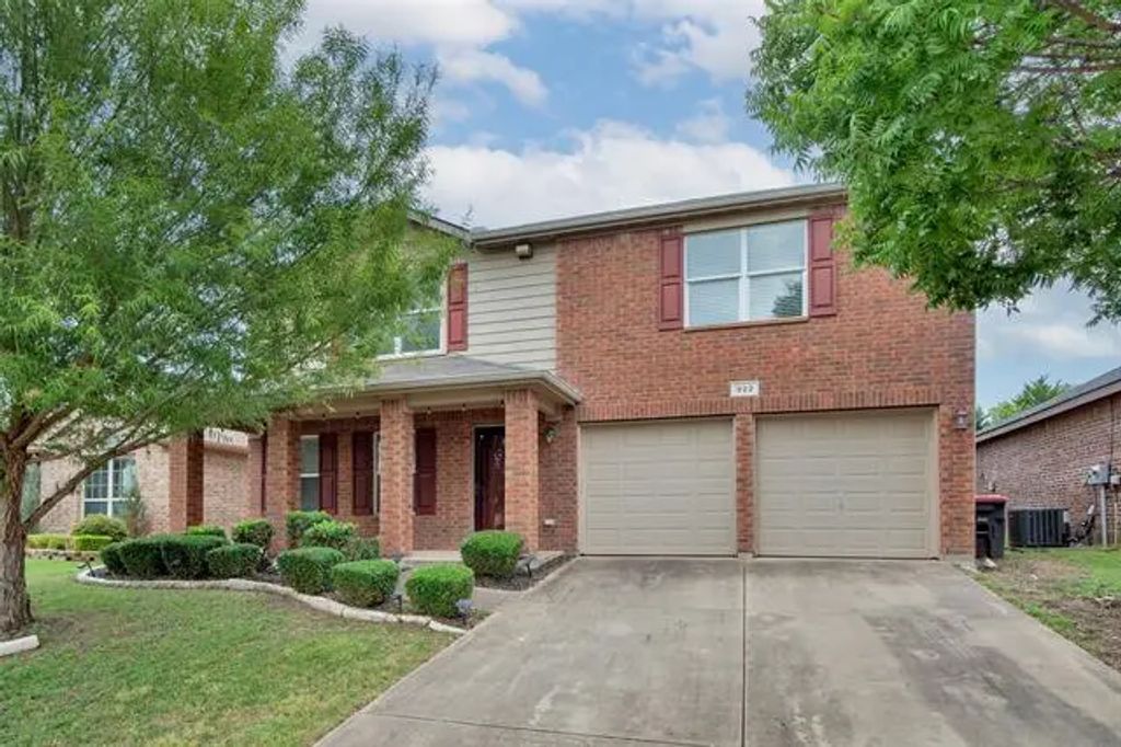 922 Bens Drive, Anna