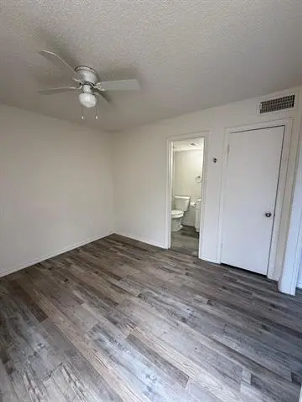 9807 Walnut Street #304, Dallas