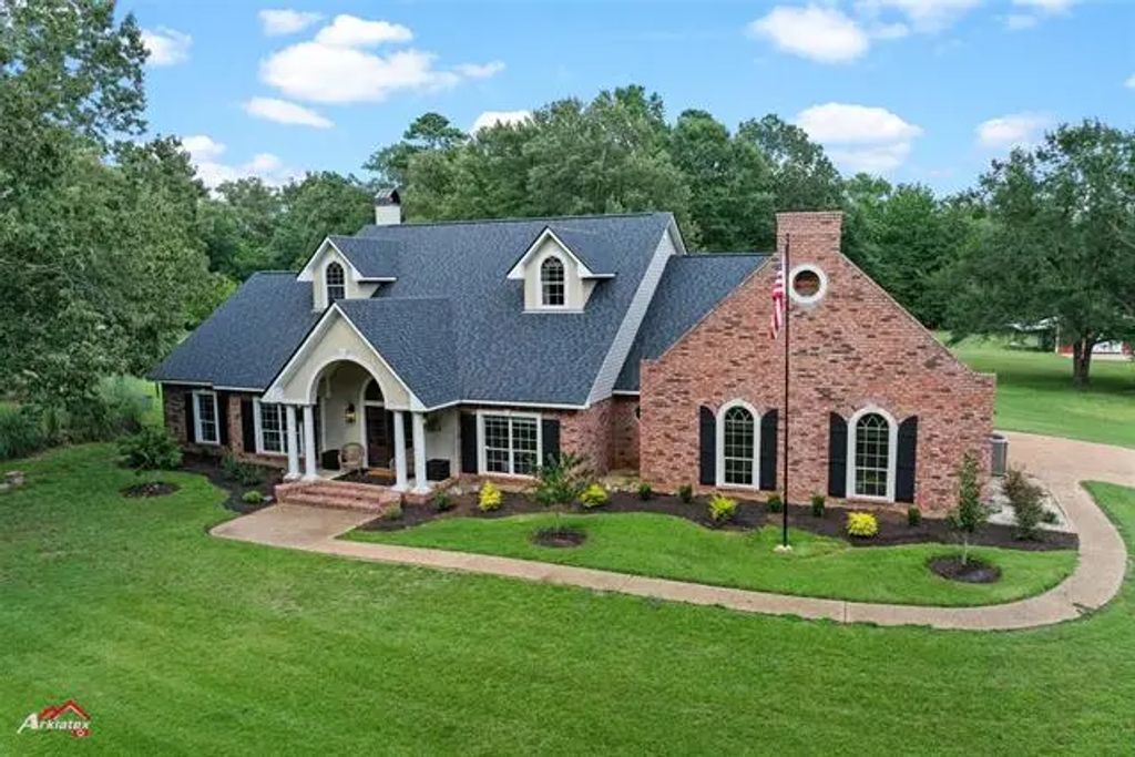 210 Butler Hill Road, Benton