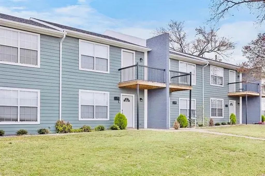 705 W Crawford Street 705, Denison