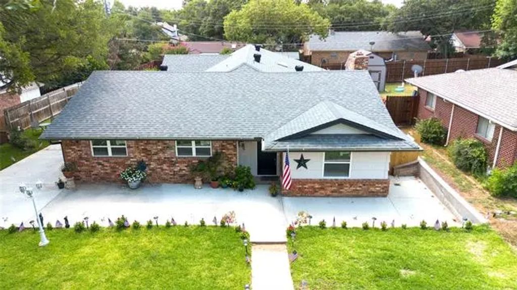 1821 Kynette Drive, Euless