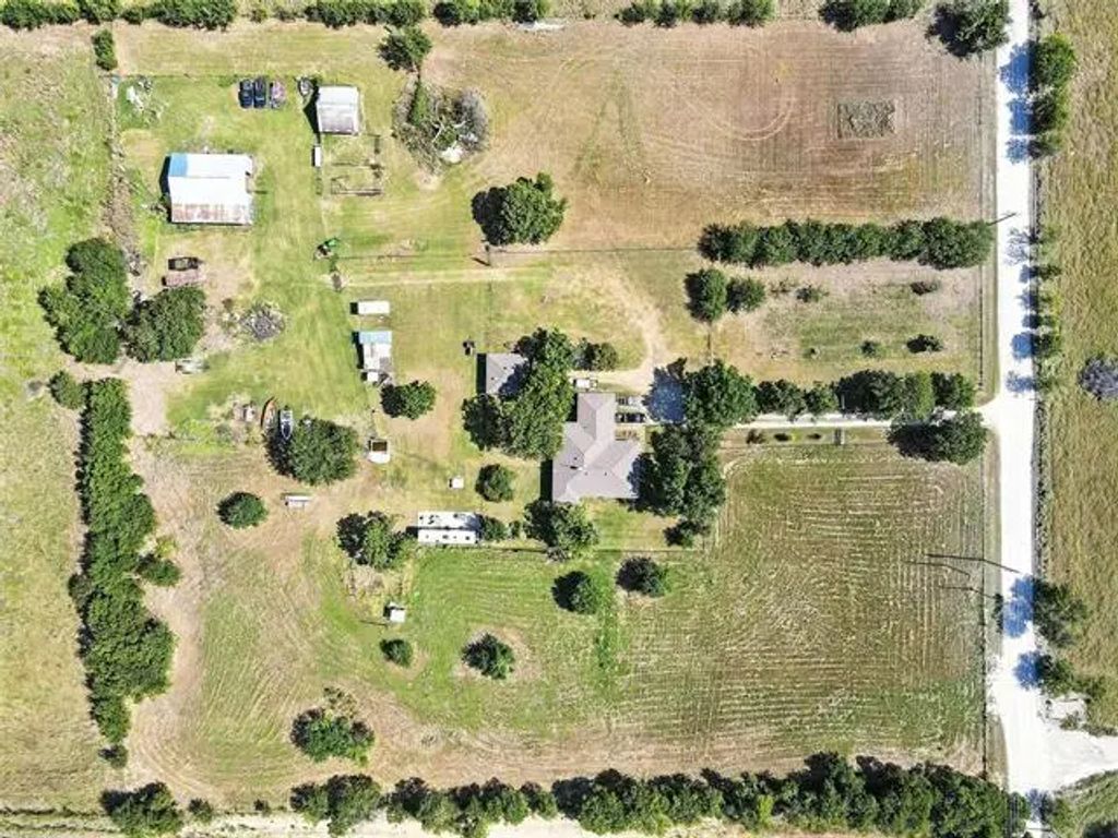 1521 Pioneer Road, New Fairview