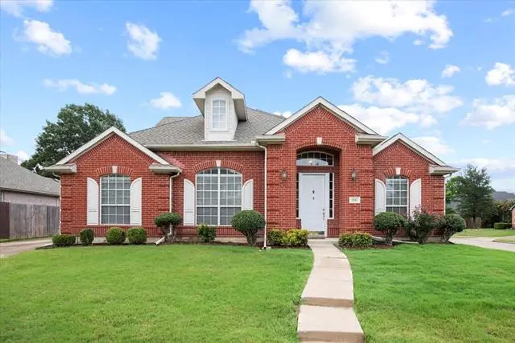 216 Forest Lane, Murphy