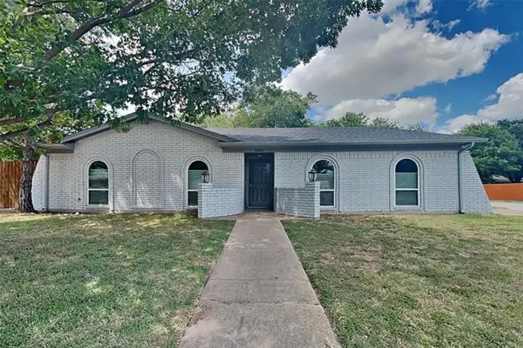 500 Park Center Boulevard, Saginaw