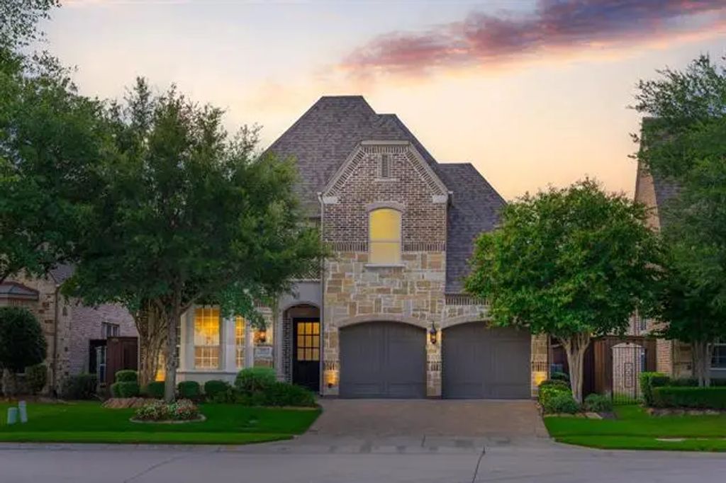 615 Brookstone Drive, Irving