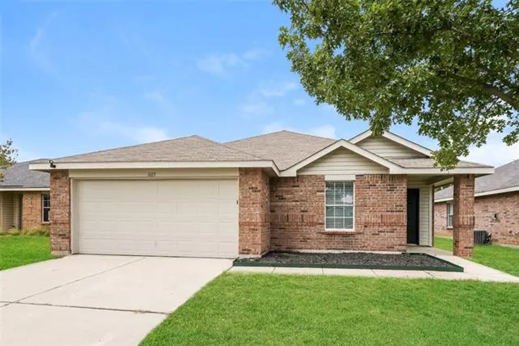 1605 Castle Ridge Road, Fort Worth