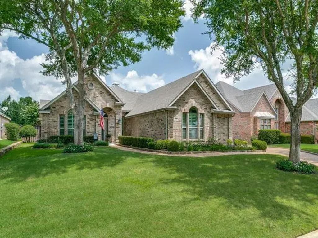 706 Ashleigh Lane, Southlake