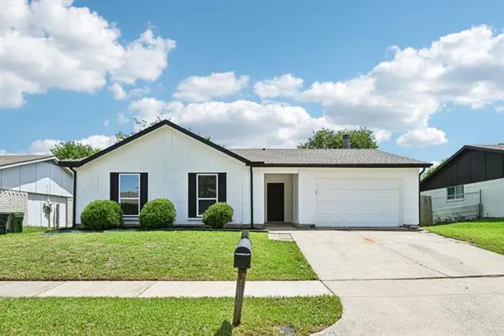 1720 Glenview Lane, Arlington