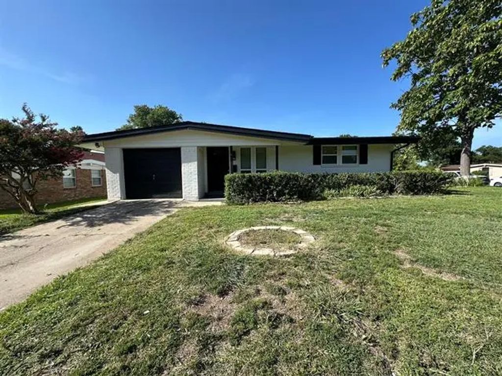 618 Henderson Circle, Garland