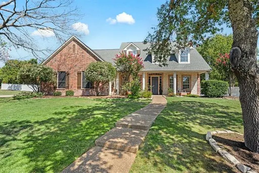 100 Duke Trail, Weatherford