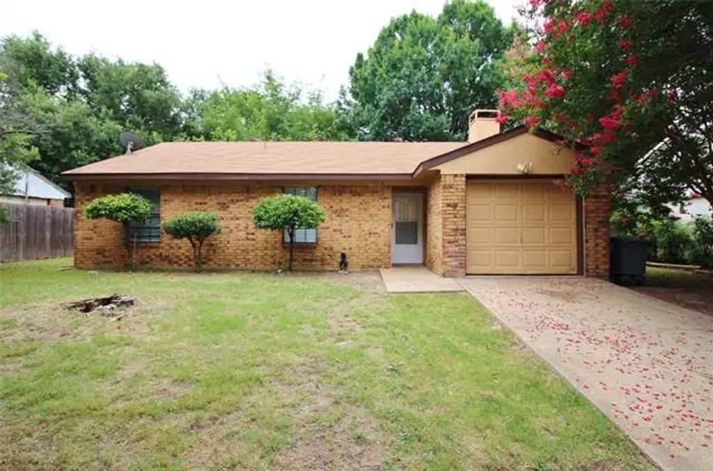 4744 Meadow Trail Drive, Dallas