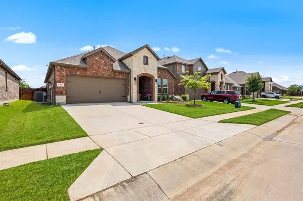 10920 Los Alamos Drive, Aubrey