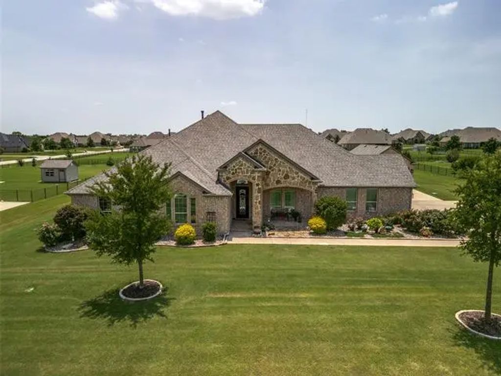 2143 Canyon Road, Celina
