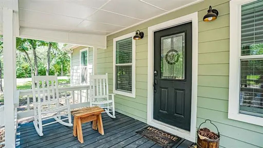 1982 County Road 2140, Iredell