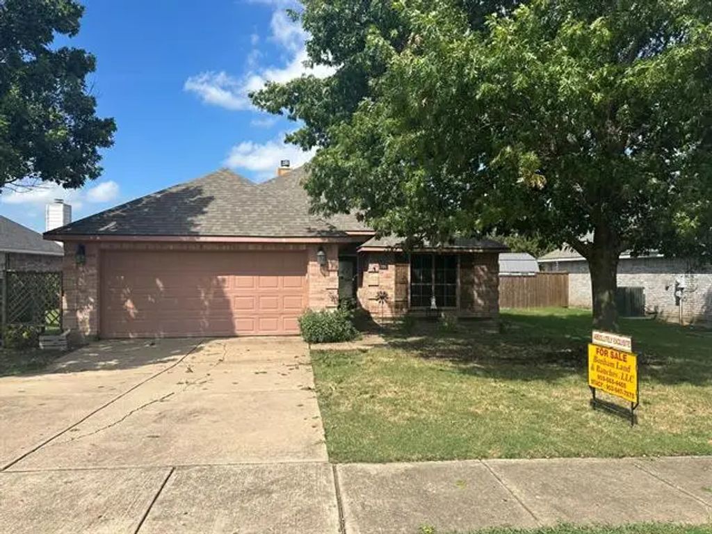 106 Magnolia Street, Anna