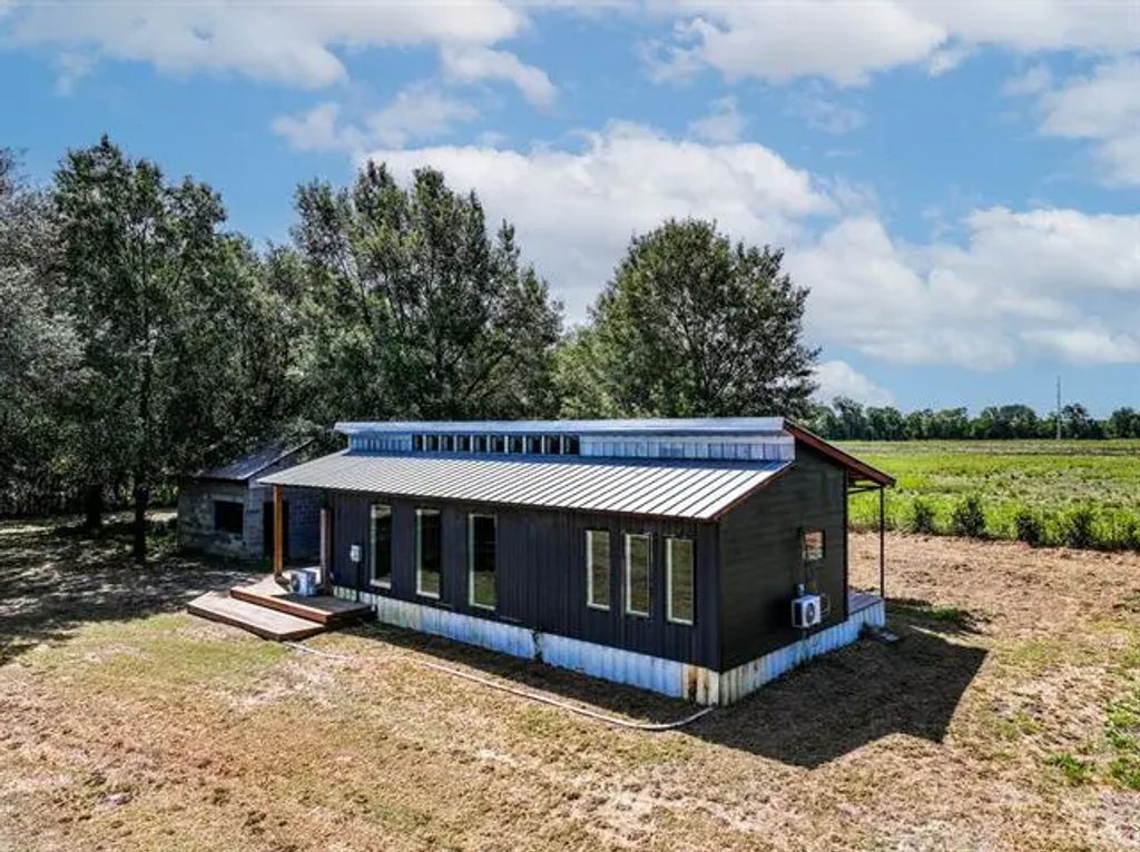 9051 State Highway 224, Commerce