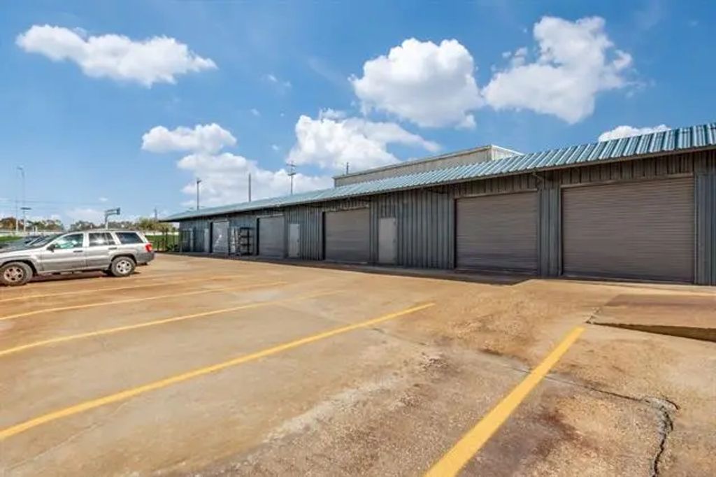 10820 C F Hawn Freeway 140, Dallas