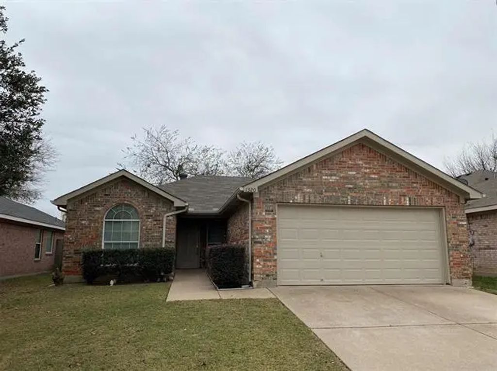 1320 Meadow Rose Trail, Fort Worth