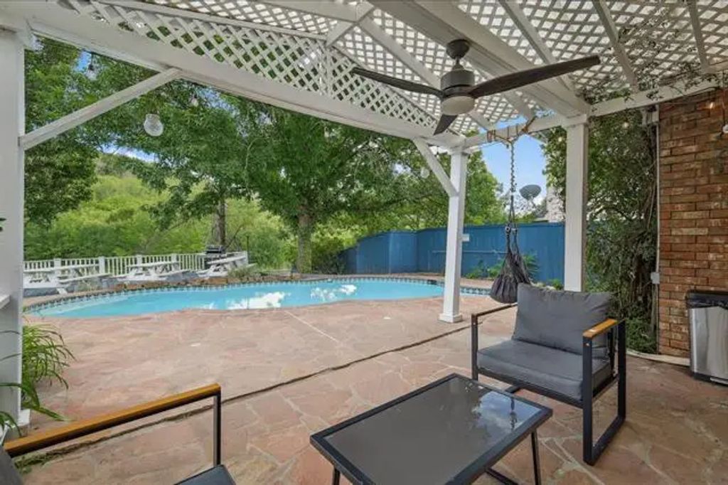 8428 Creekbluff Drive, Dallas