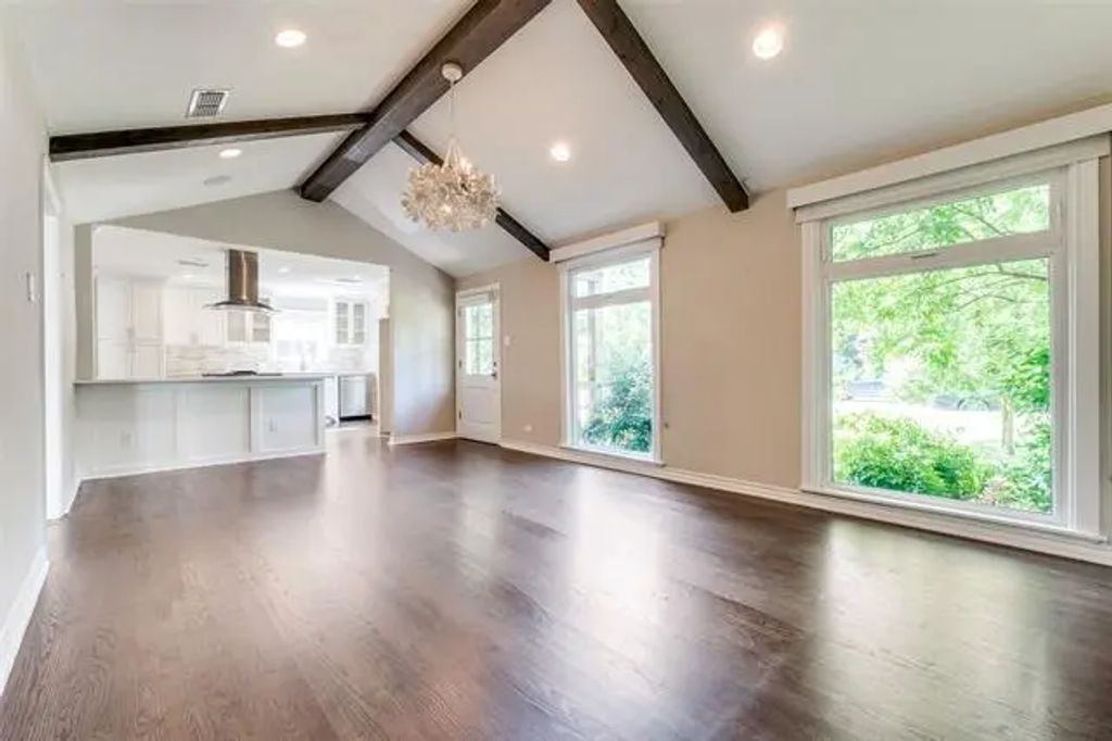 4910 W Amherst Avenue, Dallas