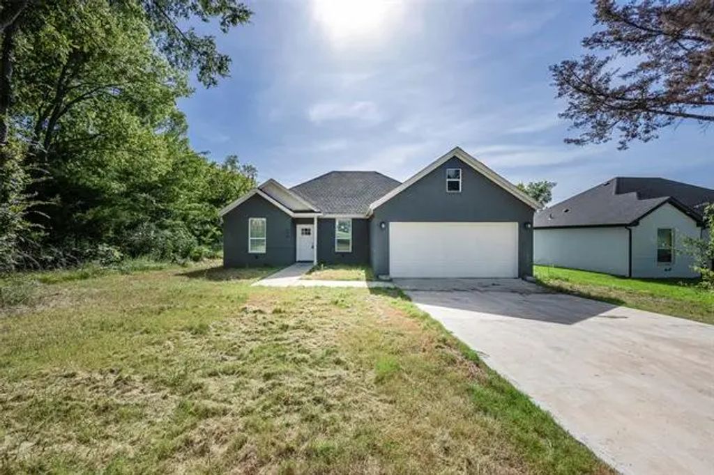 624 Ideal Circle, Quinlan