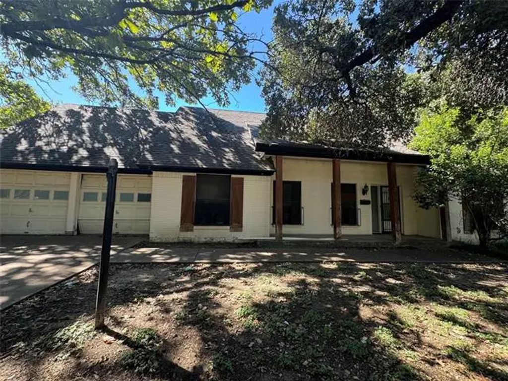 5520 Woodway Drive, Fort Worth