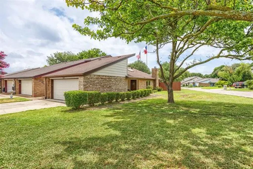 6610 Ports O Call Drive, Rowlett