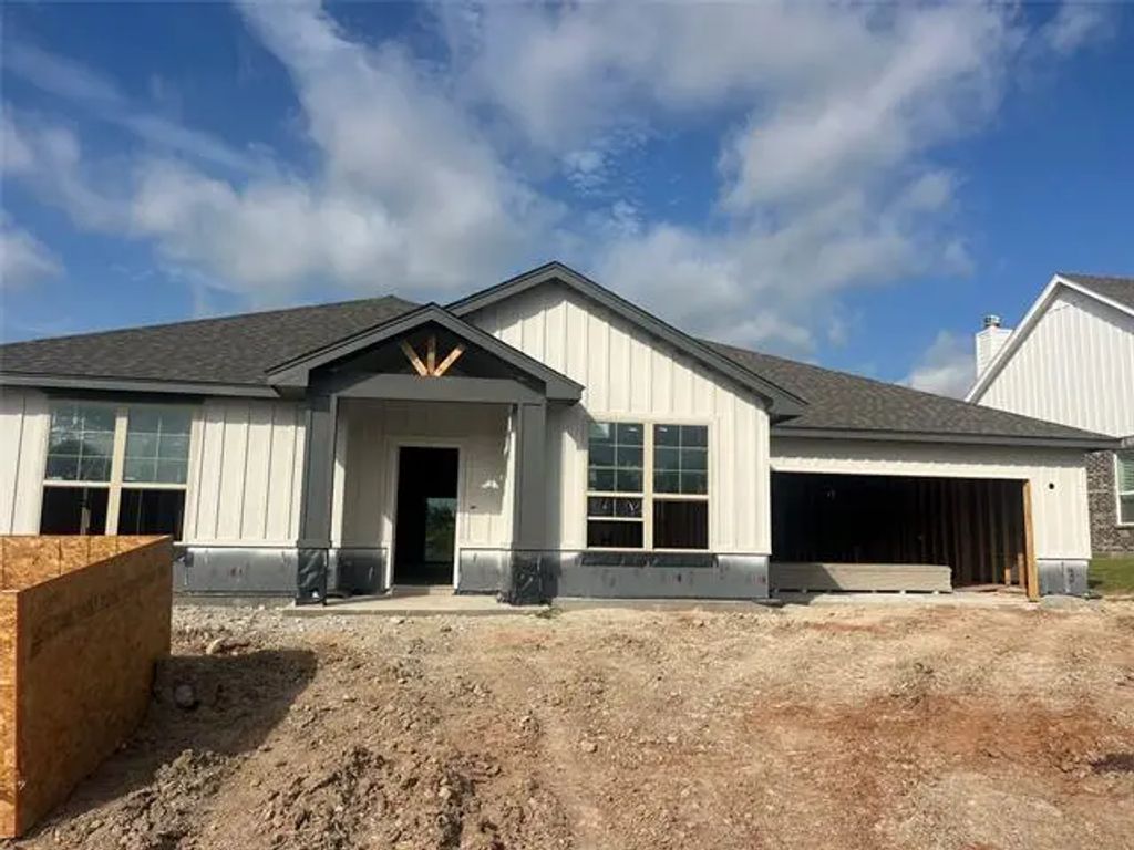 137 Mesa Drive, Glen Rose