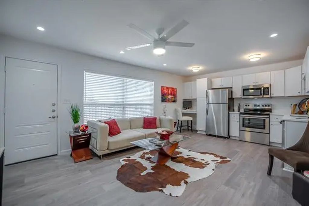1809 Bennett Avenue 108, Dallas