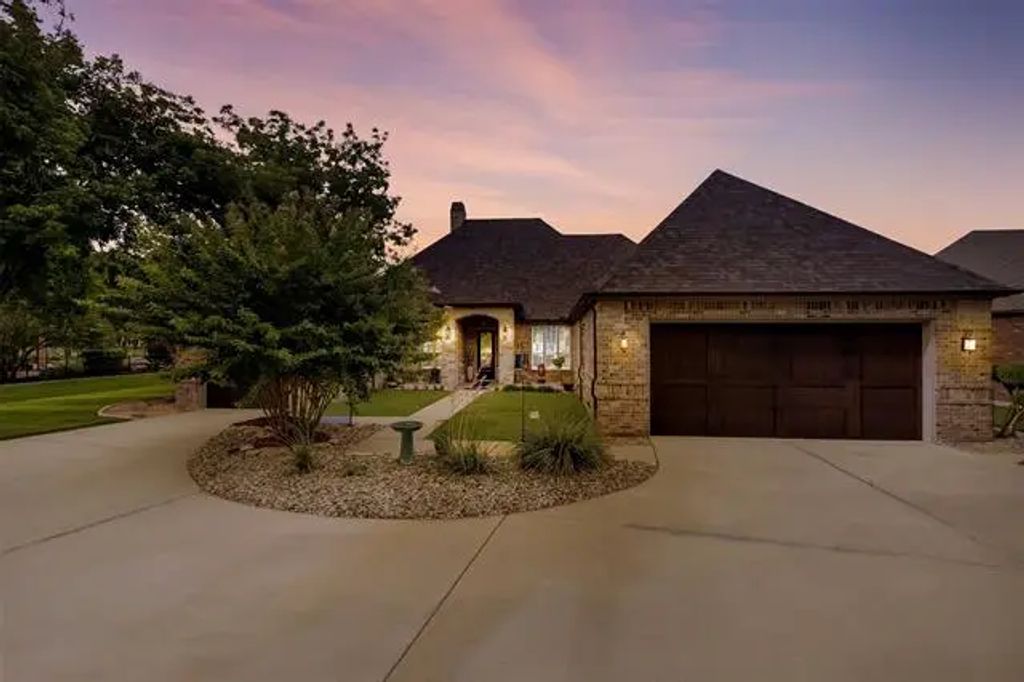 5927 Pebble Beach Court, Granbury